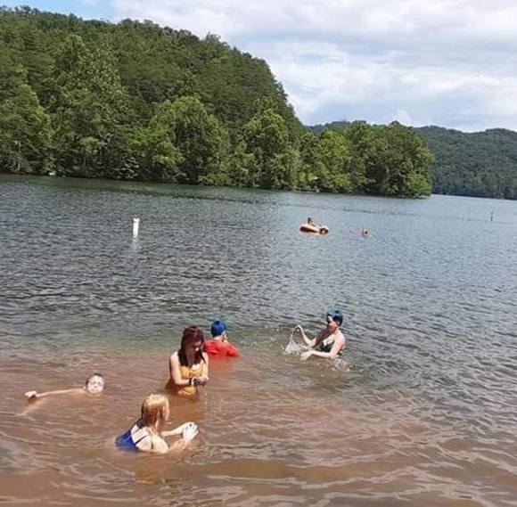 Meet your Posher, Trinity - Picture 1 of 1